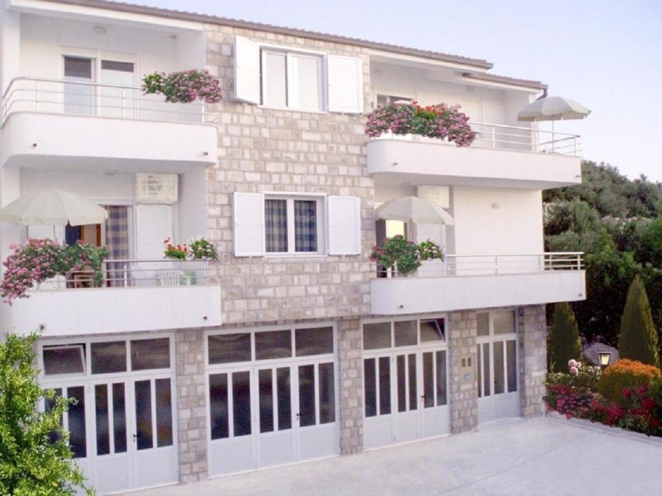 Apartments Ivi - 100 M From Pebble Beach Drasnice Kültér fotó